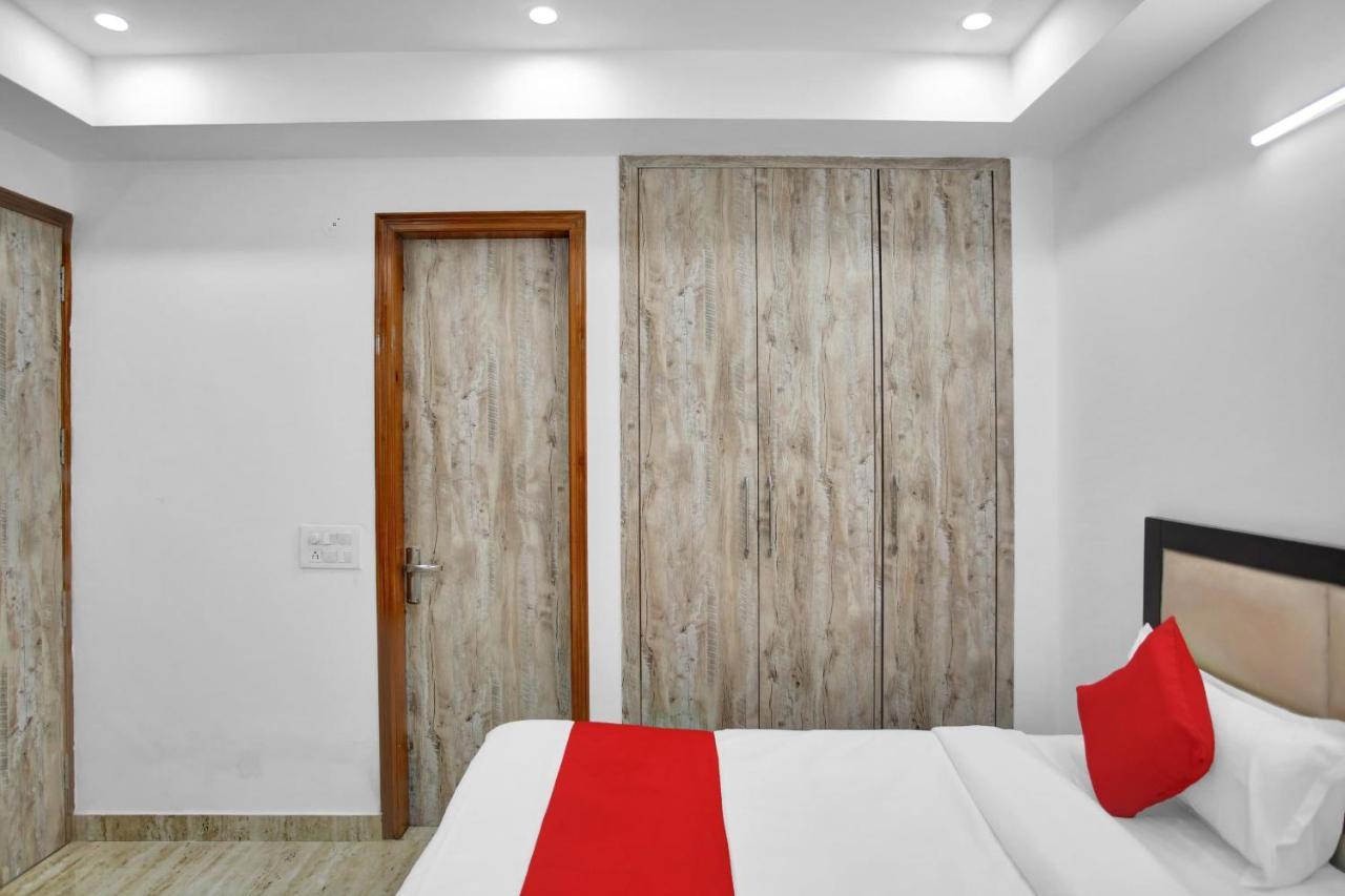 Oyo 82100 Golden Residency נוידה מראה חיצוני תמונה