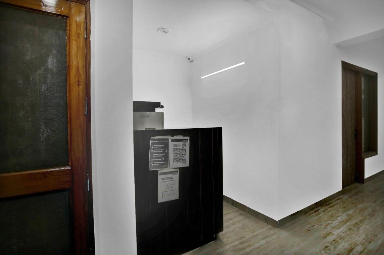 Oyo 82100 Golden Residency נוידה מראה חיצוני תמונה