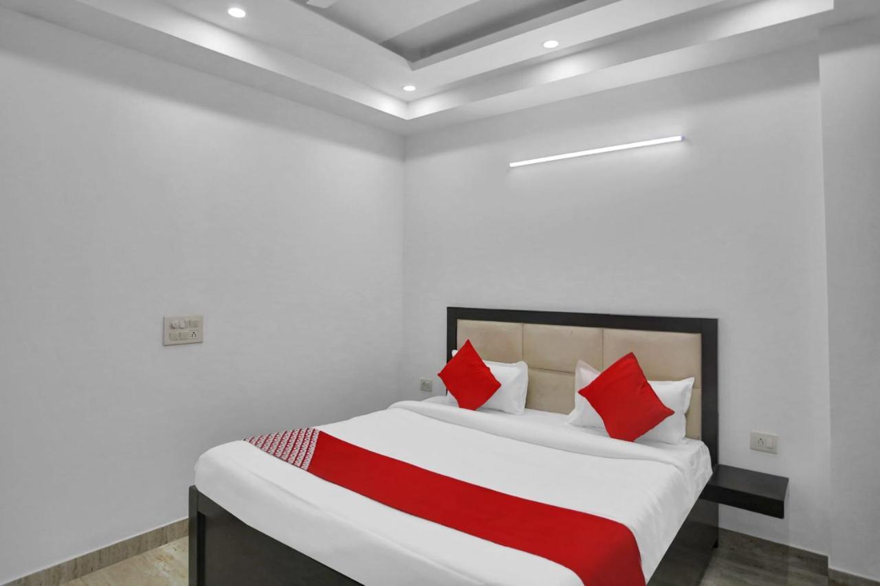 Oyo 82100 Golden Residency נוידה מראה חיצוני תמונה