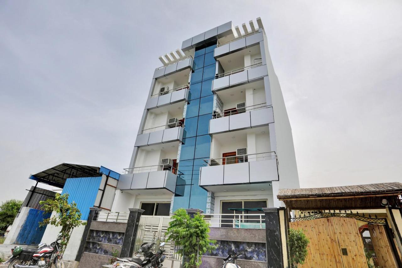 Oyo 82100 Golden Residency נוידה מראה חיצוני תמונה