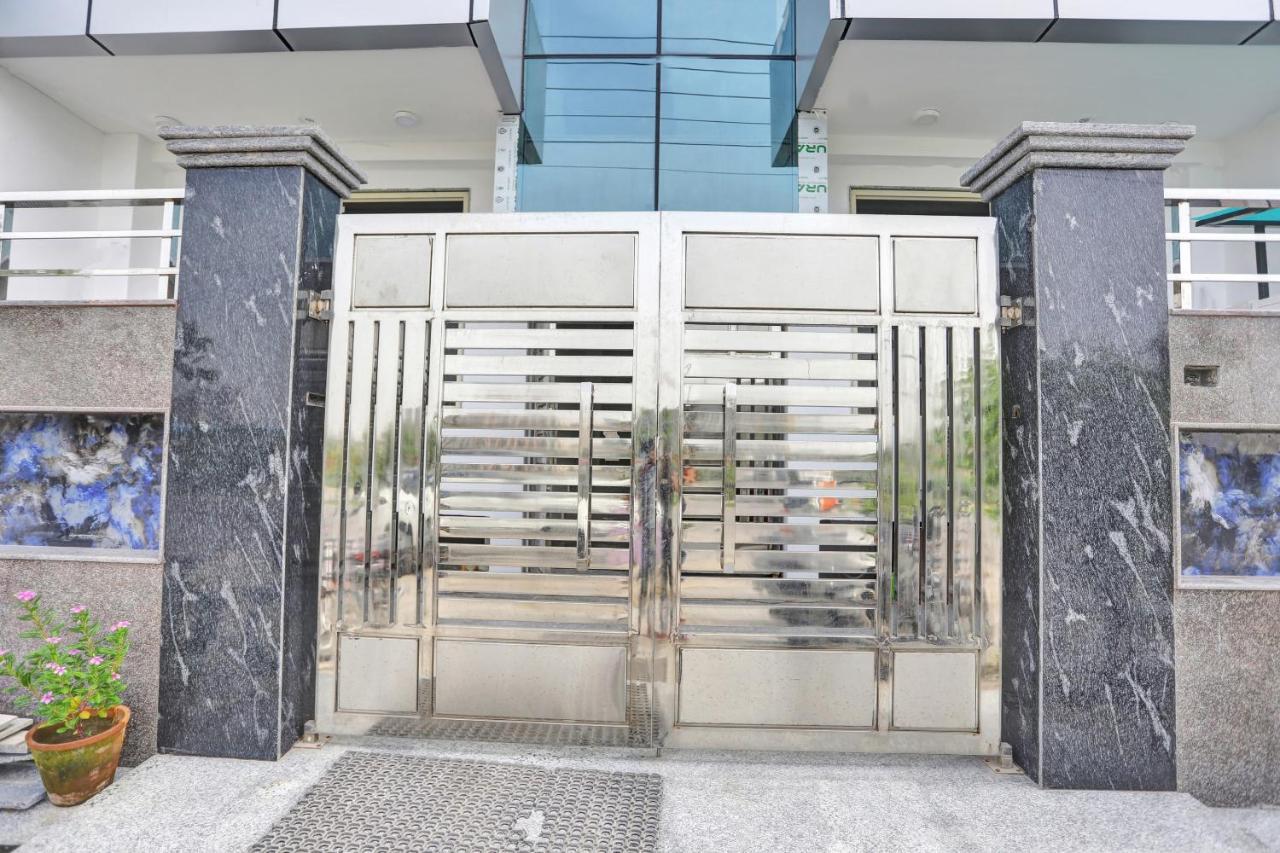 Oyo 82100 Golden Residency נוידה מראה חיצוני תמונה