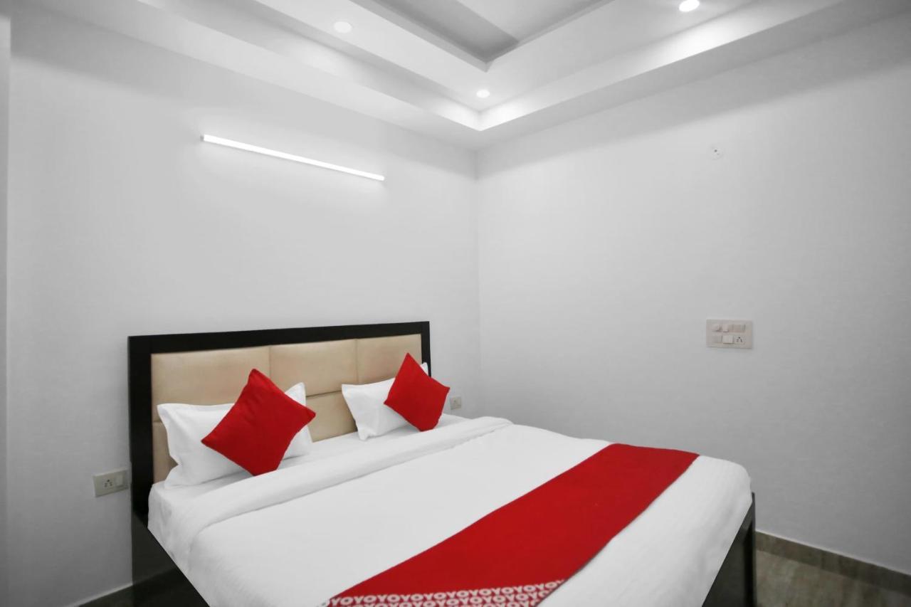 Oyo 82100 Golden Residency נוידה מראה חיצוני תמונה